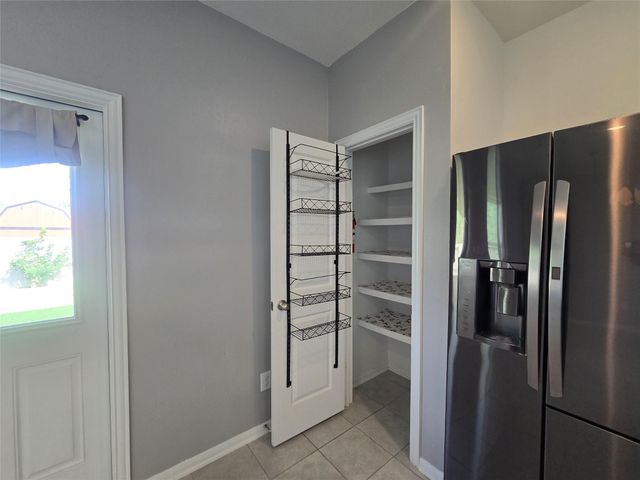 7318 Parkview Drive, Hitchcock, TX 77563