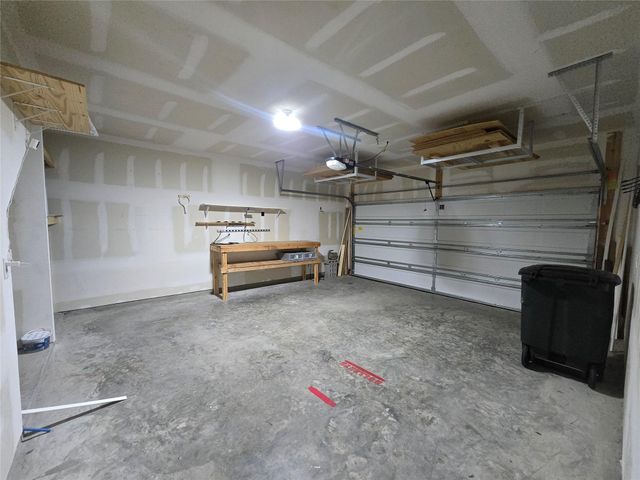 7318 Parkview Drive, Hitchcock, TX 77563