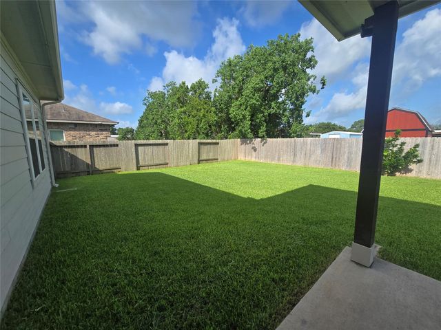 7318 Parkview Drive, Hitchcock, TX 77563