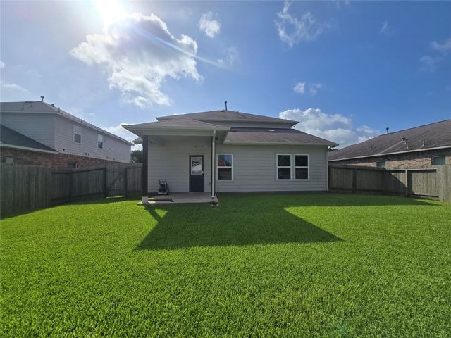 7318 Parkview Drive, Hitchcock, TX 77563