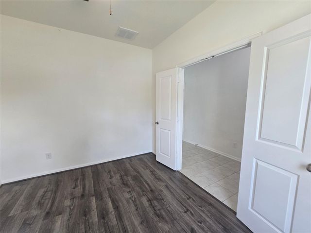 7318 Parkview Drive, Hitchcock, TX 77563