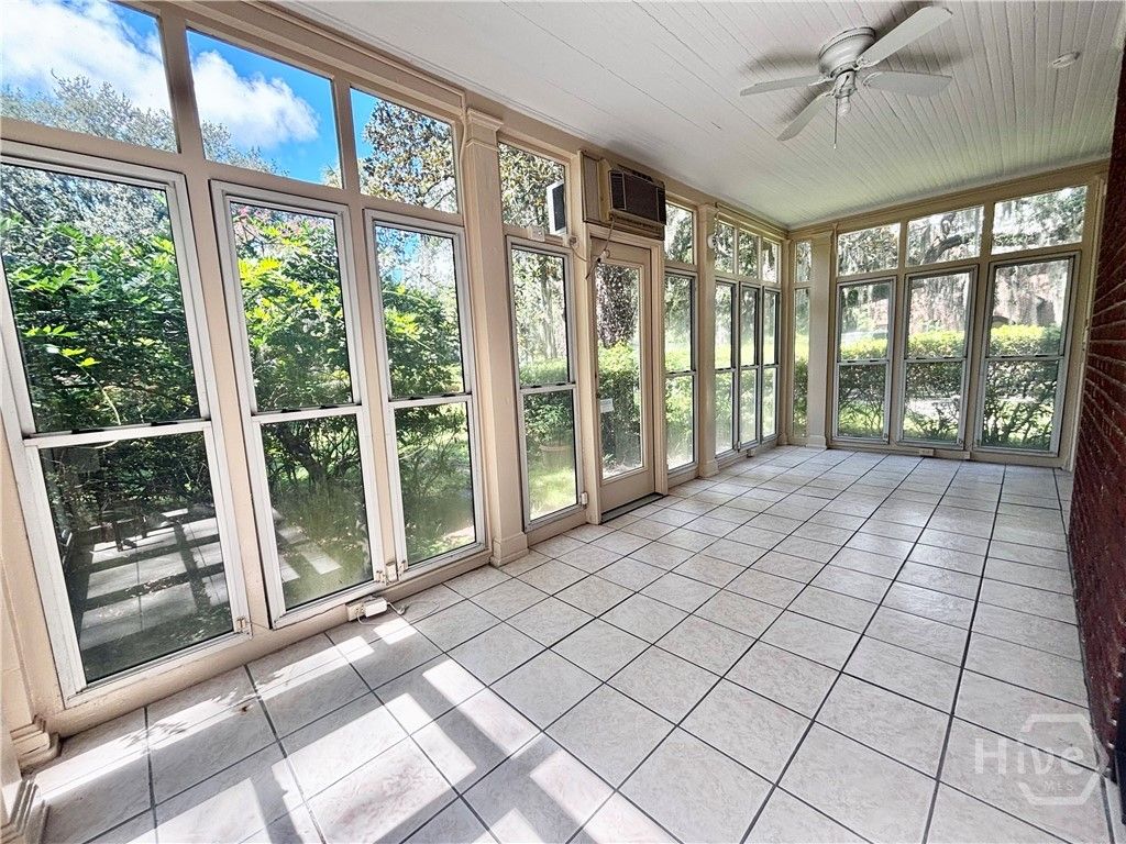 Image 15 of property listing at 315 E 45th Street, Savannah, GA 31405