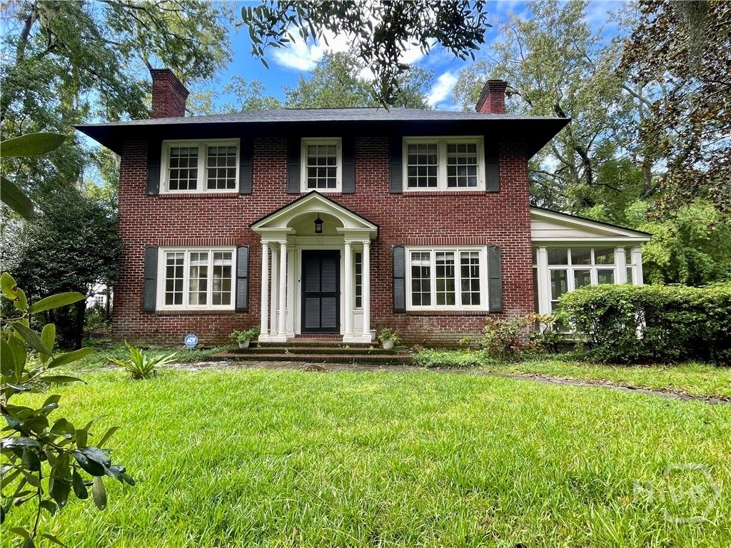 Image 2 of property listing at 315 E 45th Street, Savannah, GA 31405