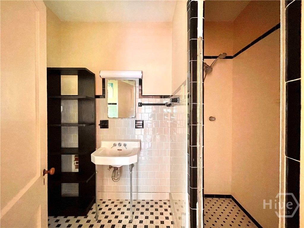 Image 23 of property listing at 315 E 45th Street, Savannah, GA 31405