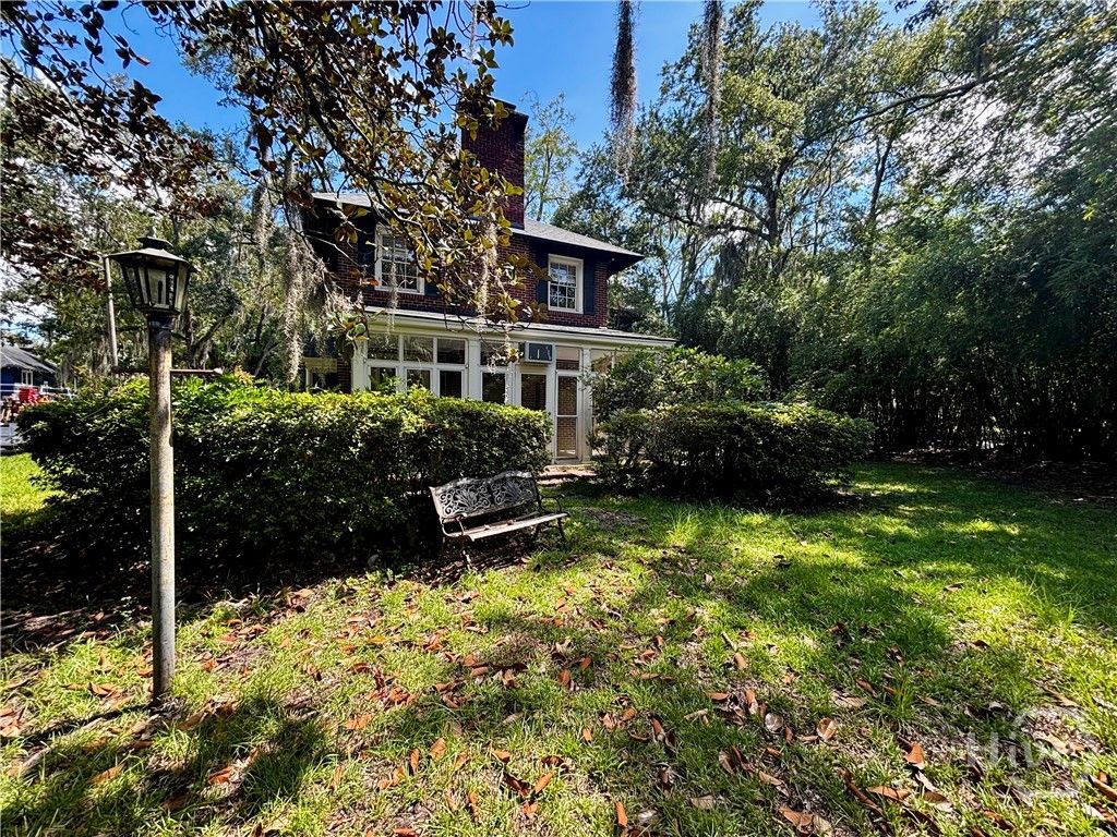 Image 24 of property listing at 315 E 45th Street, Savannah, GA 31405