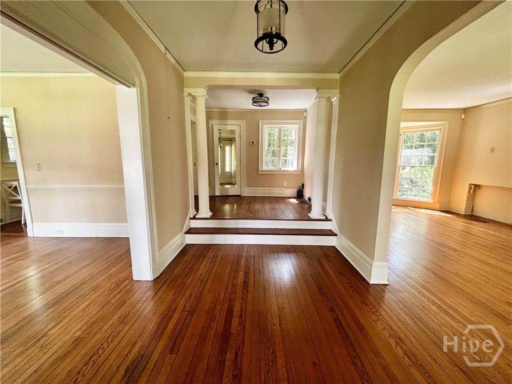Image 5 of property listing at 315 E 45th Street, Savannah, GA 31405