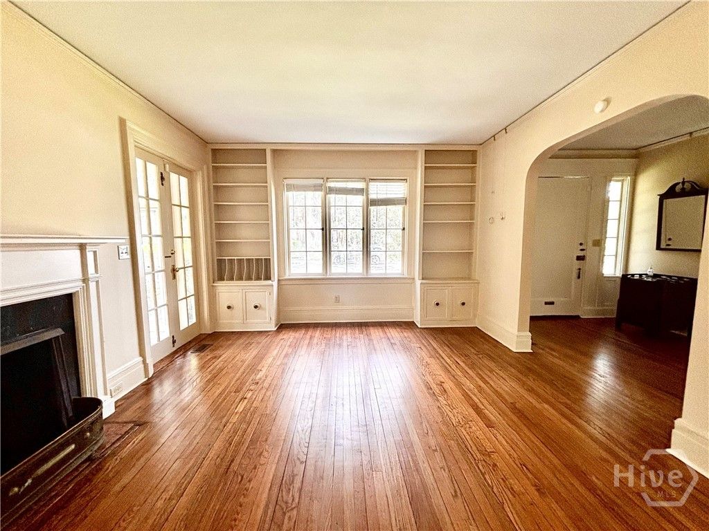 Image 9 of property listing at 315 E 45th Street, Savannah, GA 31405