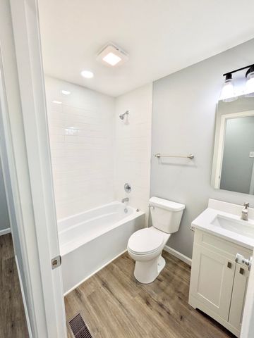 382 Pinewood Drive, Valparaiso, IN 46385