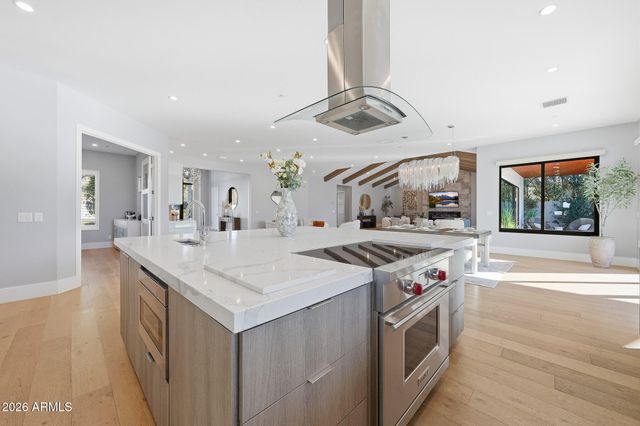 5633 E LAFAYETTE Boulevard, Phoenix, AZ 85018