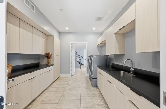 5633 E LAFAYETTE Boulevard, Phoenix, AZ 85018