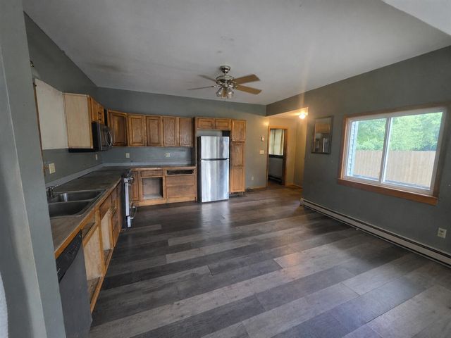207 S Barry Street, Greenville, MI 48838
