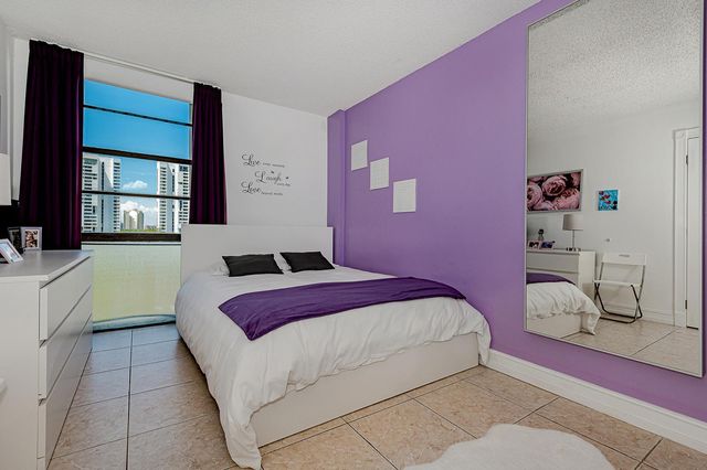 3475 N Country Club Drive 807, Aventura, FL 33180