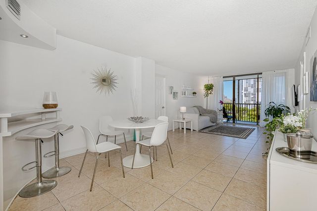 3475 N Country Club Drive 807, Aventura, FL 33180