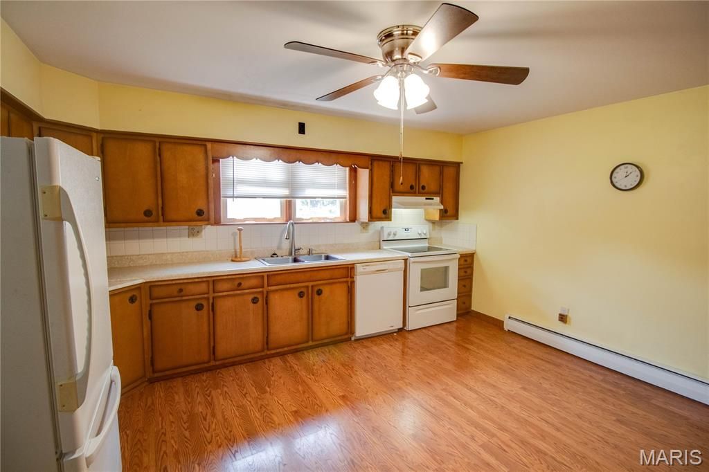 Image 13 of property listing at 700 E Main Street, Staunton, IL 62088