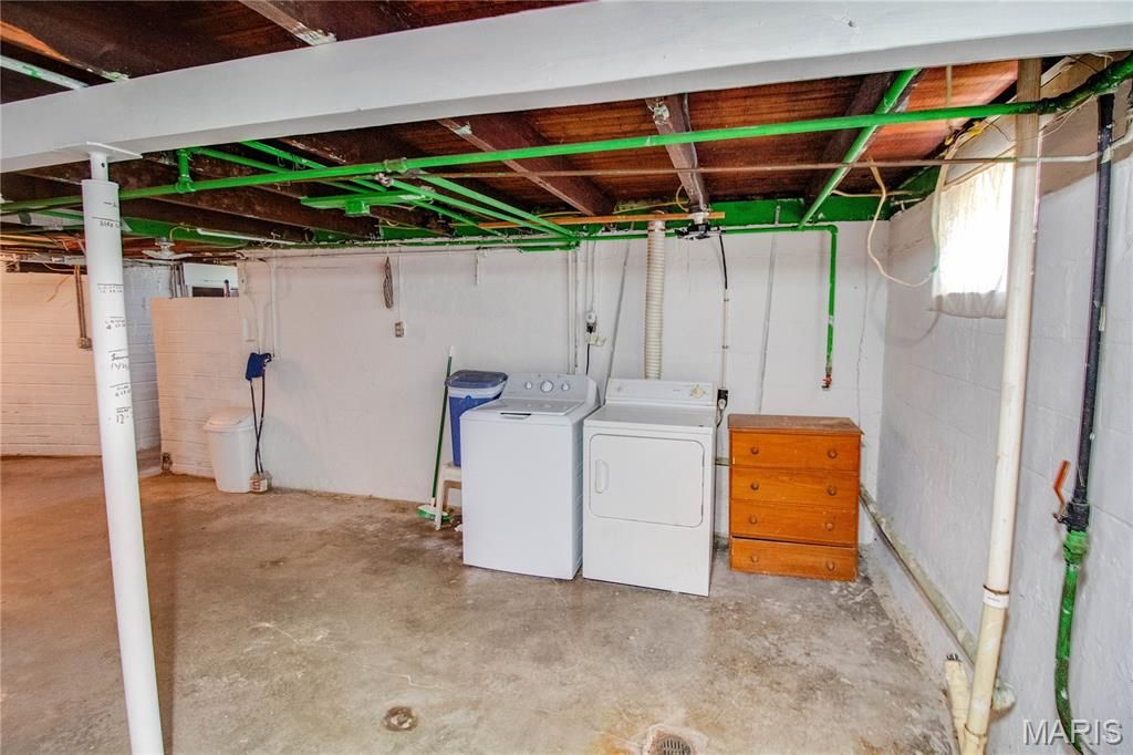 Image 26 of property listing at 700 E Main Street, Staunton, IL 62088