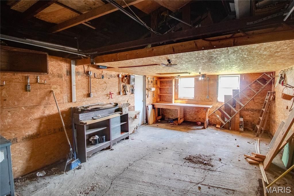 Image 38 of property listing at 700 E Main Street, Staunton, IL 62088