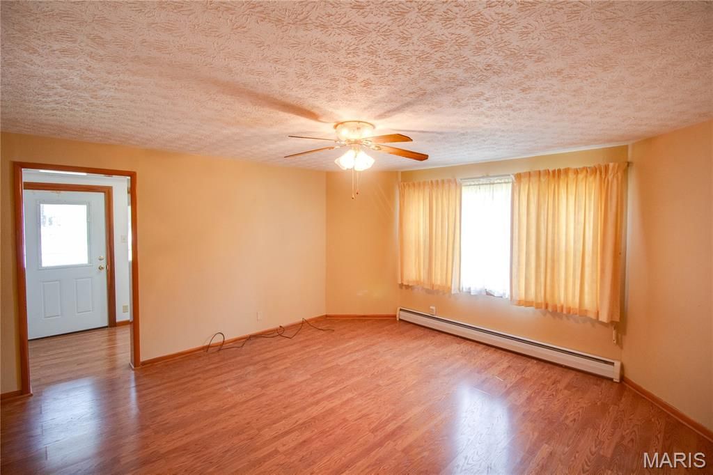 Image 9 of property listing at 700 E Main Street, Staunton, IL 62088