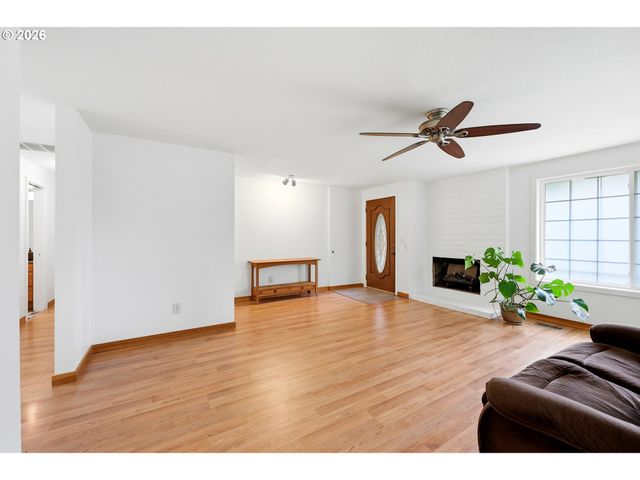 3615 Se WILLAMETTE Ave, Milwaukie, OR 97222