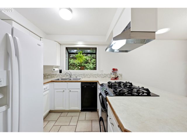3615 Se WILLAMETTE Ave, Milwaukie, OR 97222