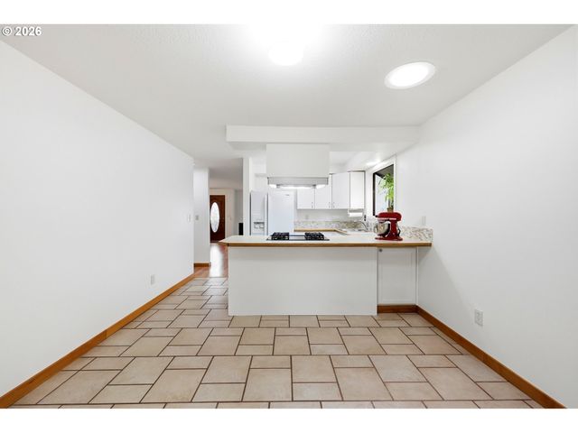 3615 Se WILLAMETTE Ave, Milwaukie, OR 97222