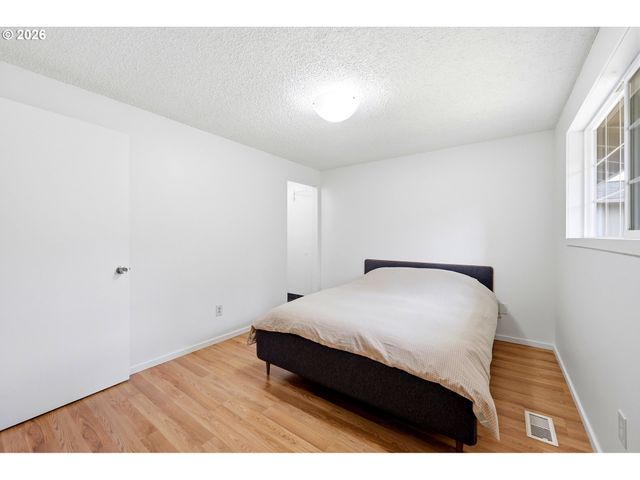3615 Se WILLAMETTE Ave, Milwaukie, OR 97222