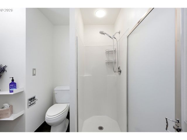 3615 Se WILLAMETTE Ave, Milwaukie, OR 97222