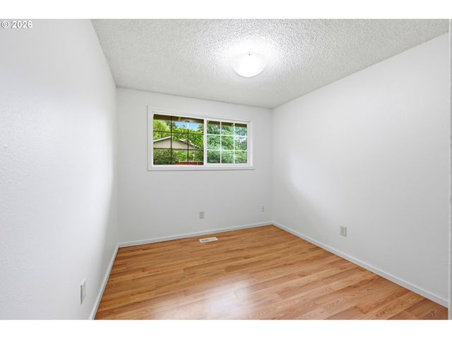 3615 Se WILLAMETTE Ave, Milwaukie, OR 97222