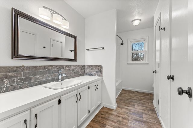 401 N Elmwood Avenue, Republic, MO 65738