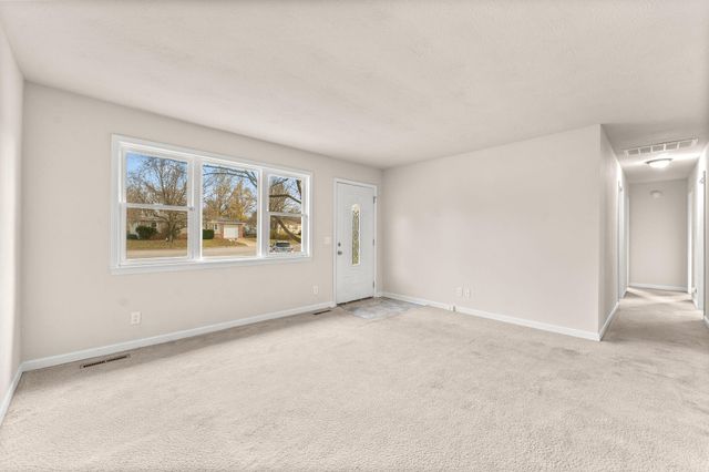 401 N Elmwood Avenue, Republic, MO 65738