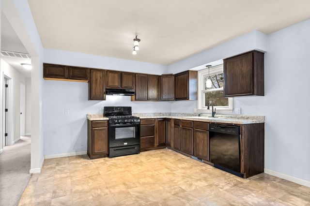 401 N Elmwood Avenue, Republic, MO 65738