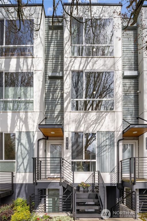 1816 15th Avenue S, Seattle, WA 98144