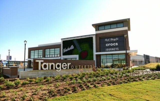 482 Jet Stream Dr, La Vergne, TN 37086