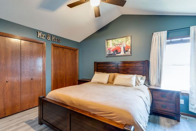 6951 N Grove St, Park City, KS 67219