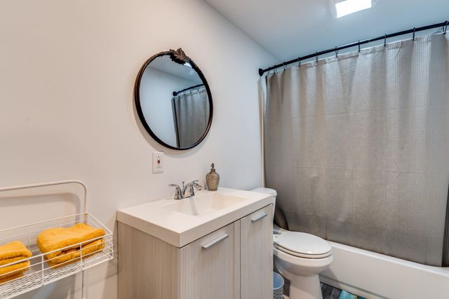 6951 N Grove St, Park City, KS 67219