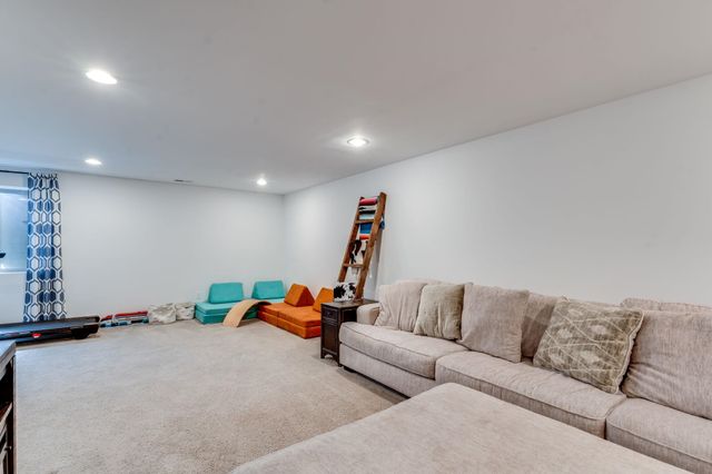 6951 N Grove St, Park City, KS 67219