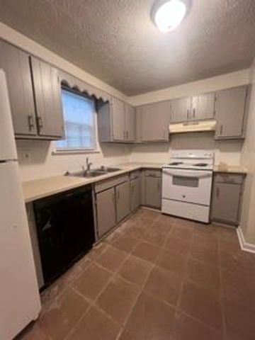 5954 Stonewall Drive, Union City, GA 30291