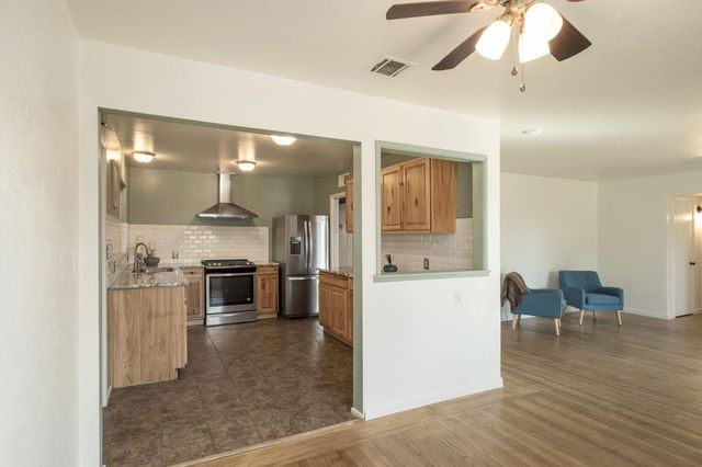 3905 E Cortland Avenue, Fresno, CA 93726