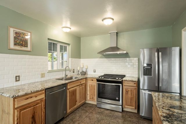 3905 E Cortland Avenue, Fresno, CA 93726