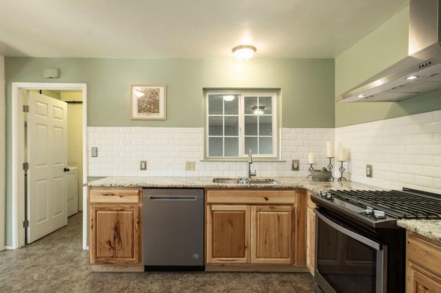 3905 E Cortland Avenue, Fresno, CA 93726