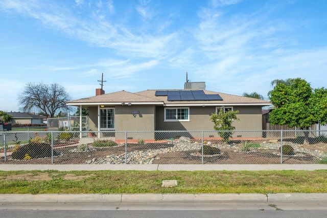 3905 E Cortland Avenue, Fresno, CA 93726
