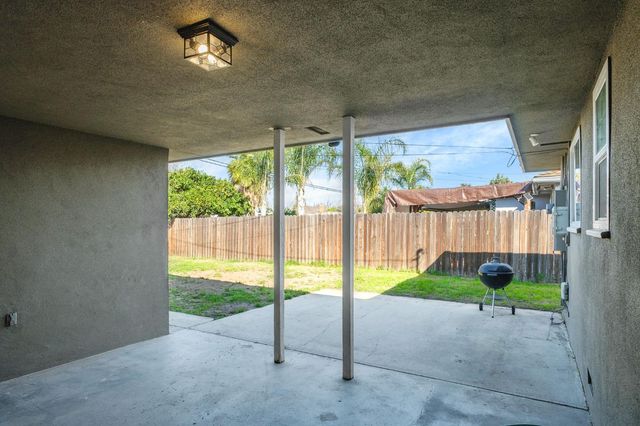 3905 E Cortland Avenue, Fresno, CA 93726