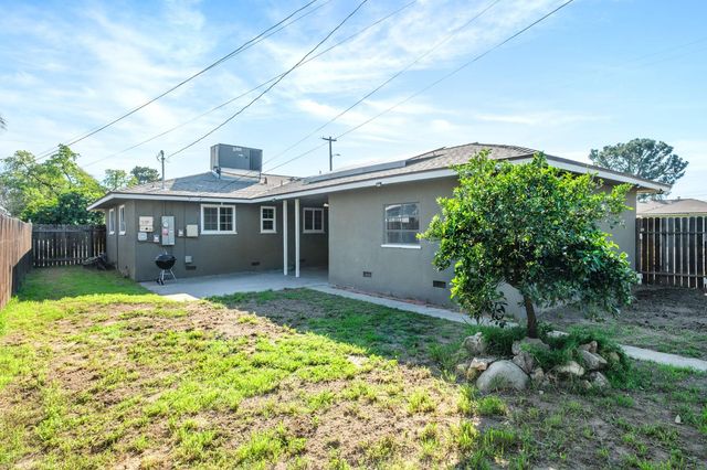 3905 E Cortland Avenue, Fresno, CA 93726