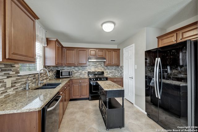 2418 FAYETTE DR, New Braunfels, TX 78130