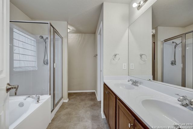 2418 FAYETTE DR, New Braunfels, TX 78130