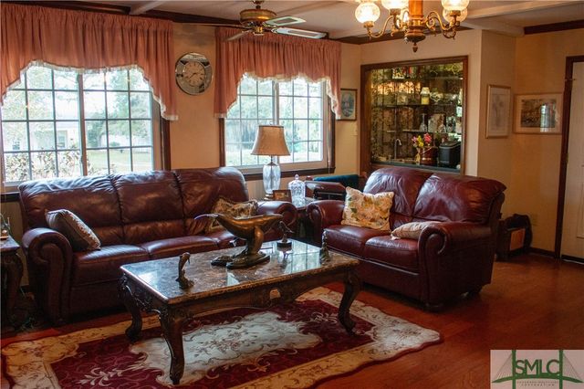 127 Pine Grove Drive, Savannah, GA 31419