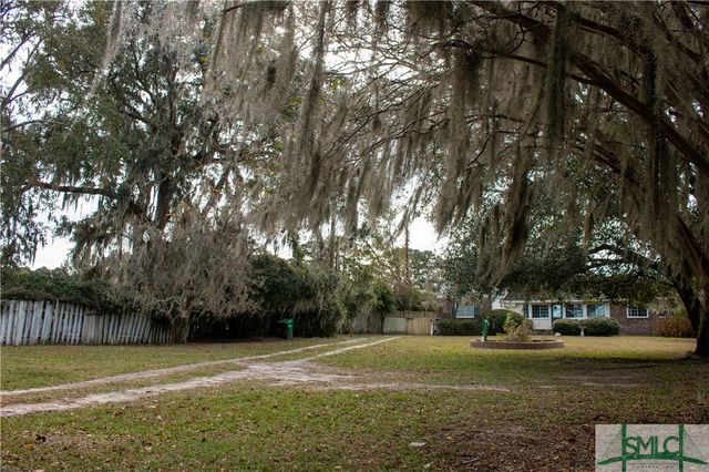 127 Pine Grove Drive, Savannah, GA 31419