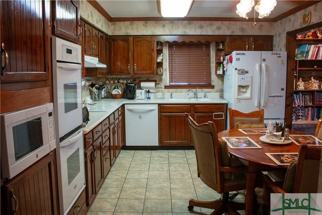 127 Pine Grove Drive, Savannah, GA 31419