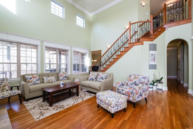 26 Alton Ln, Little Rock, AR 72211