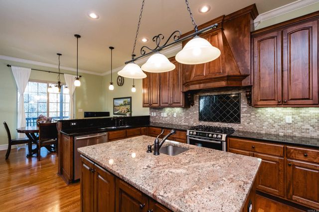 26 Alton Ln, Little Rock, AR 72211