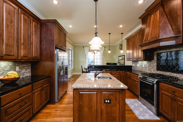 26 Alton Ln, Little Rock, AR 72211